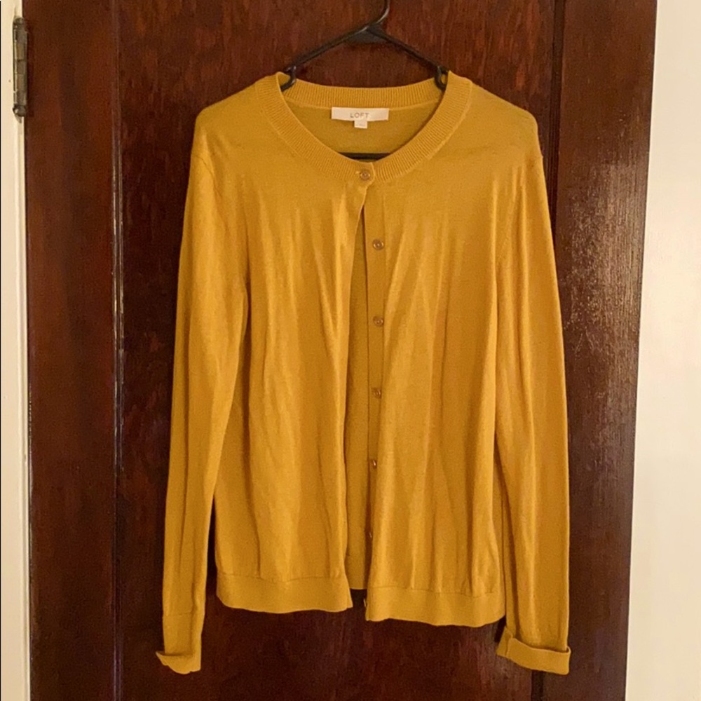 Light weigh LOFT cardigan